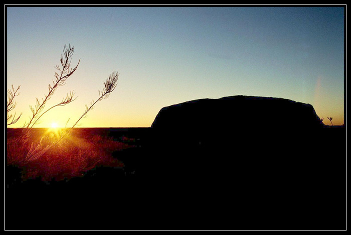 Sonnenaufgang am Uluru