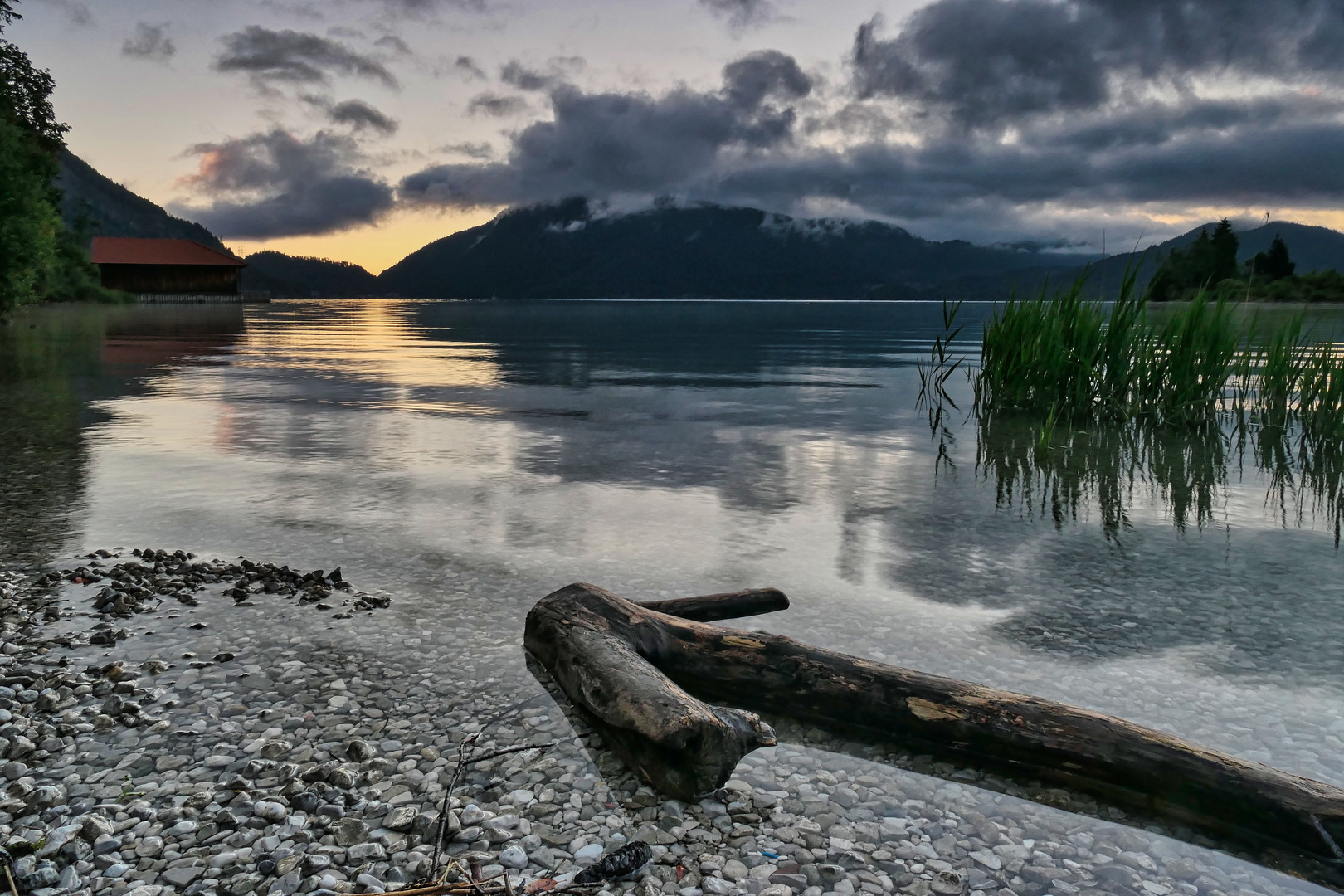 Sonnenaufgang am Walchensee 