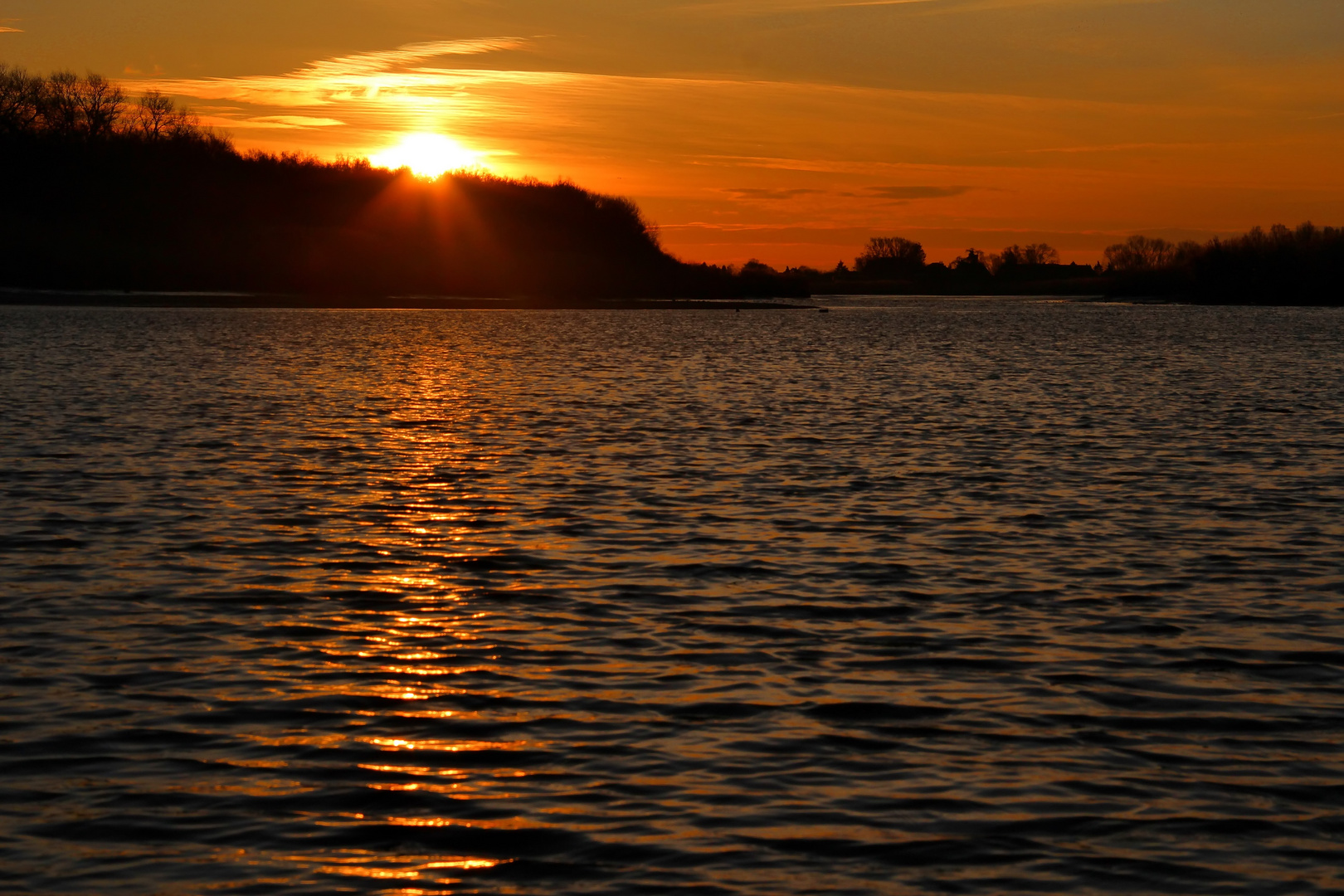 Sonnenaufgang am Warflether Sand