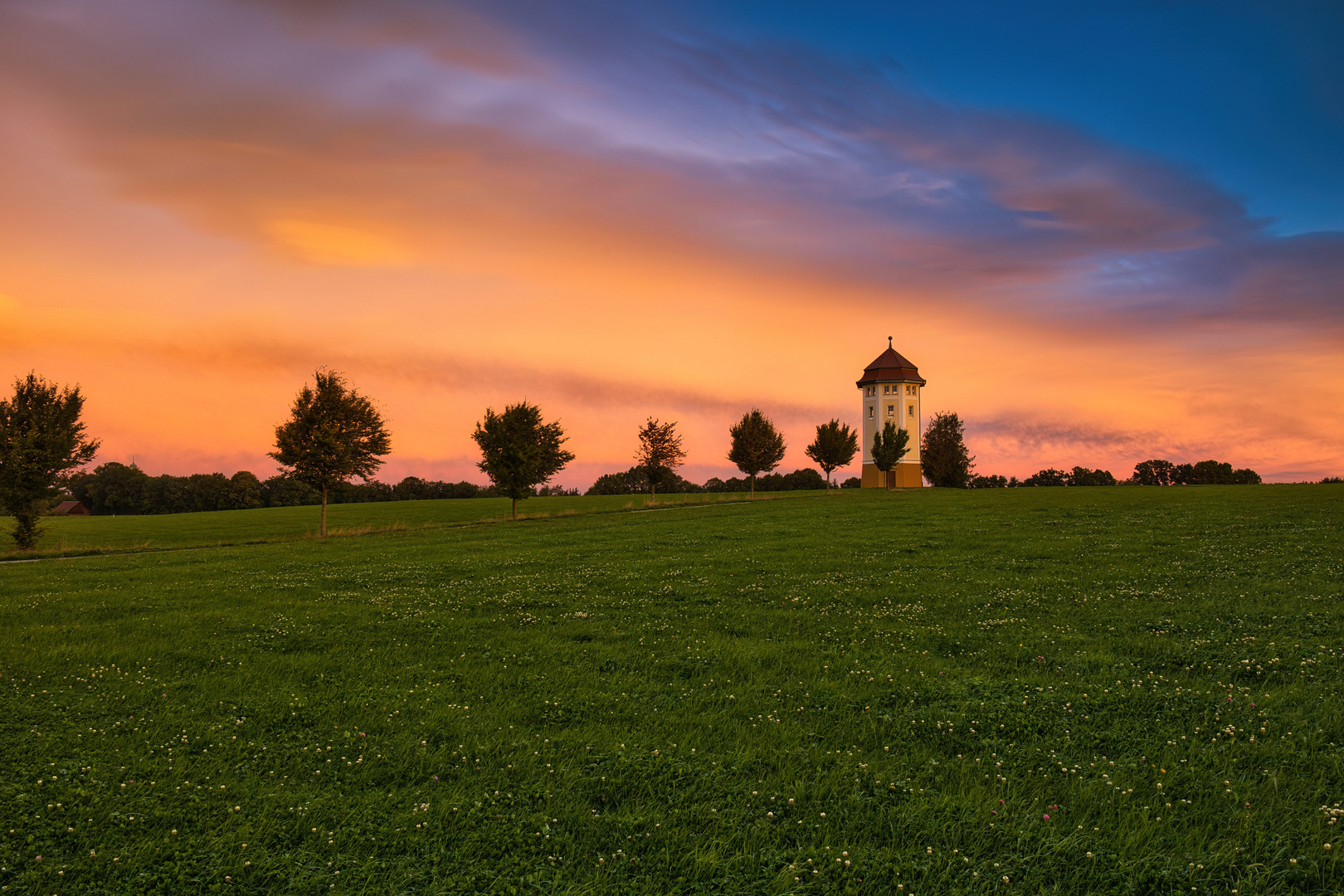 Sonnenaufgang am Wasserturm 