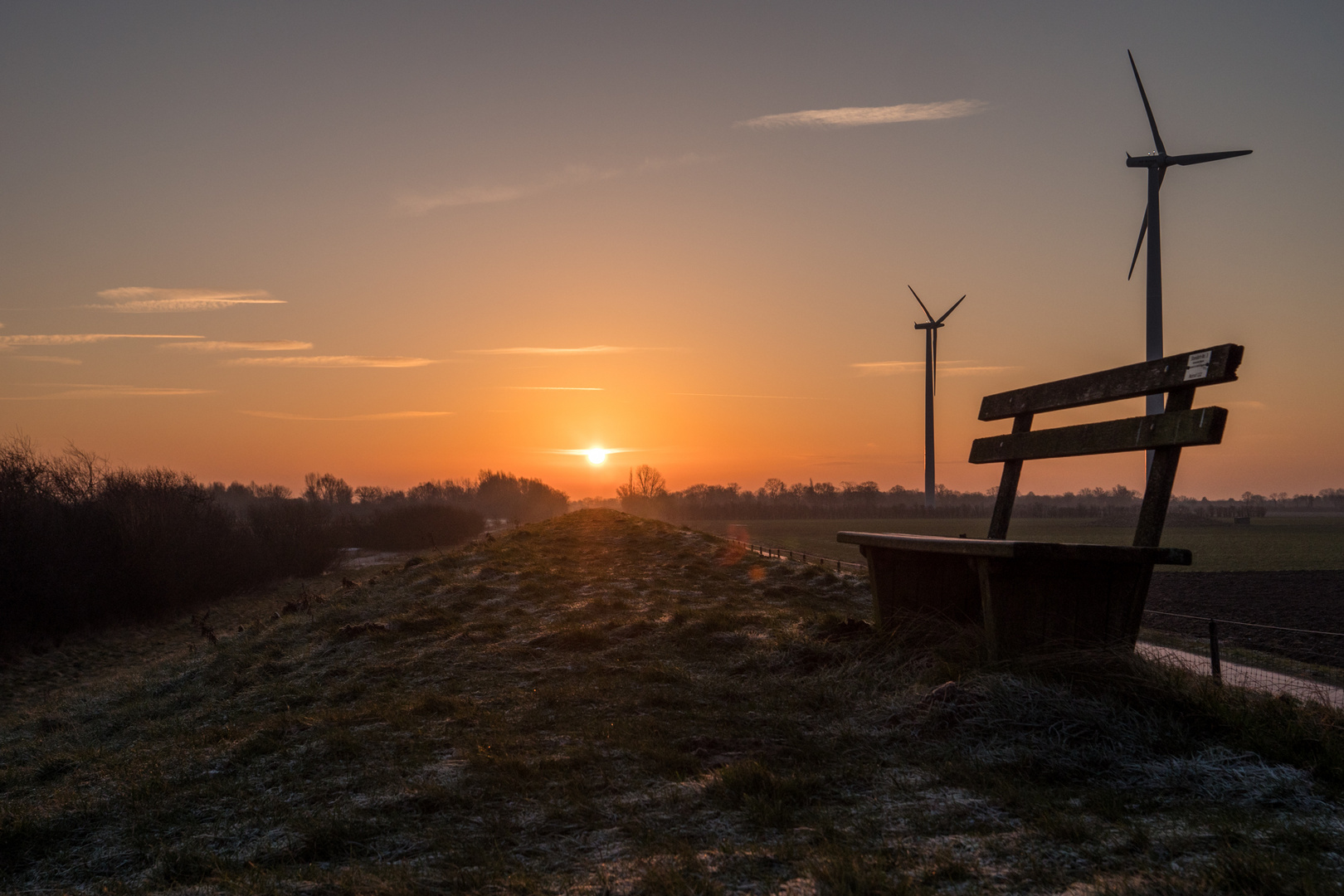 Sonnenaufgang am Weserdeich