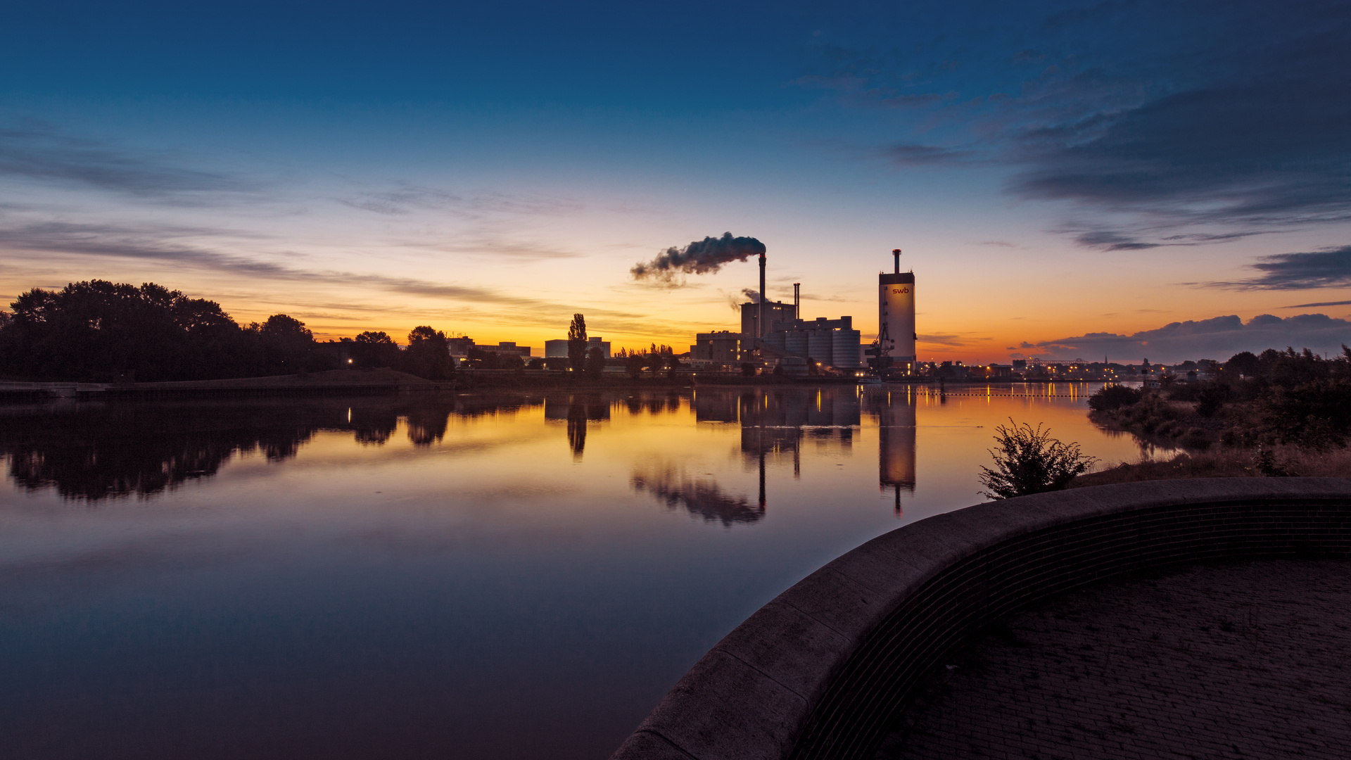 Sonnenaufgang am Weserwehr