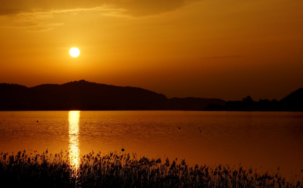 Sonnenaufgang am Wörthersee Foto & Bild  sonnenaufgänge, himmel 