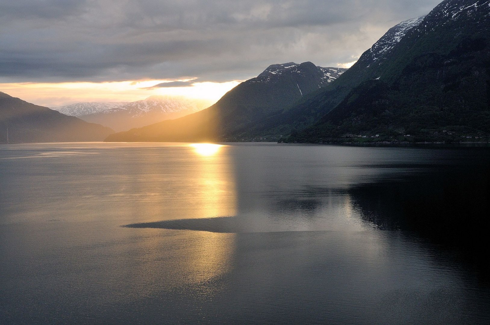 Sonnenaufgang an Deck der AIDA-Luna - Hardangerfjord Norwegen-