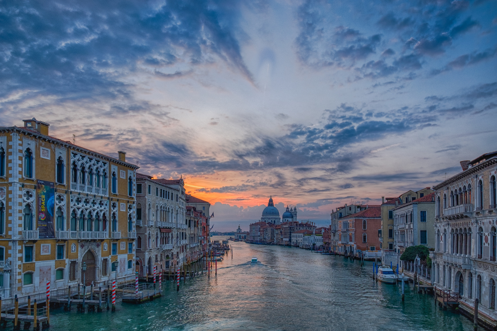 Sonnenaufgang an der Accademia-Brücke