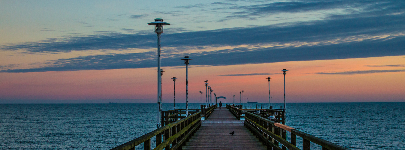 Sonnenaufgang an der Ahlbecker seebrücke