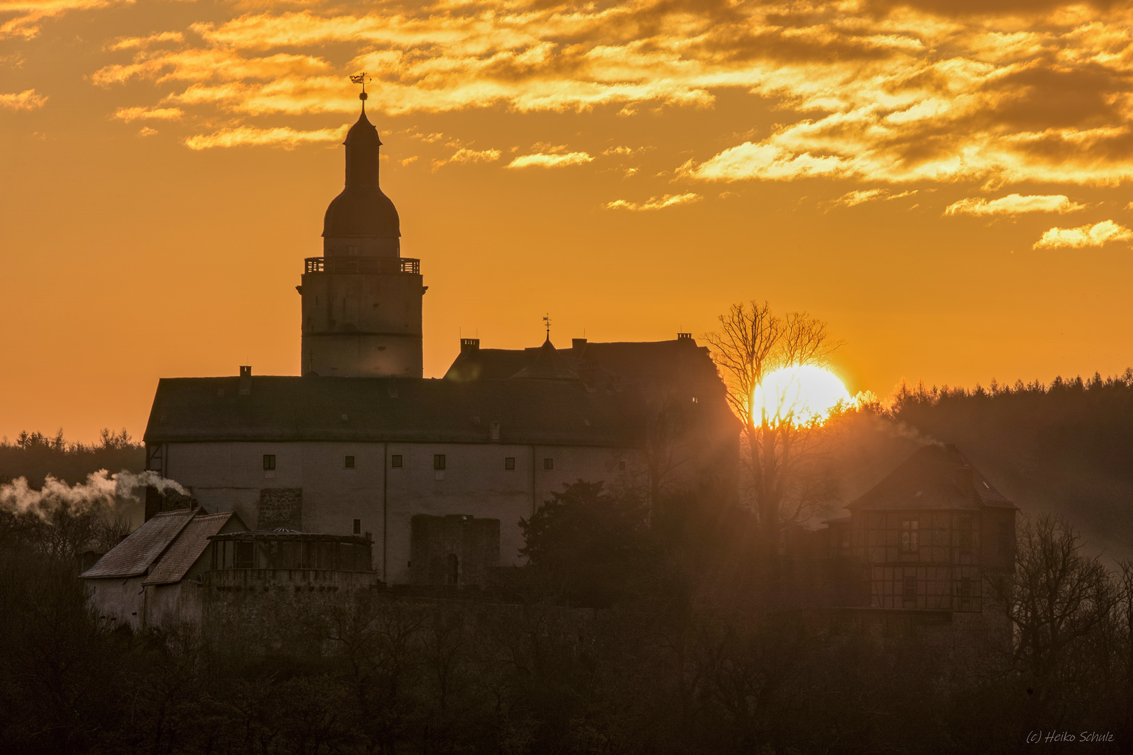 Sonnenaufgang an der Burg Falkenstein (2)