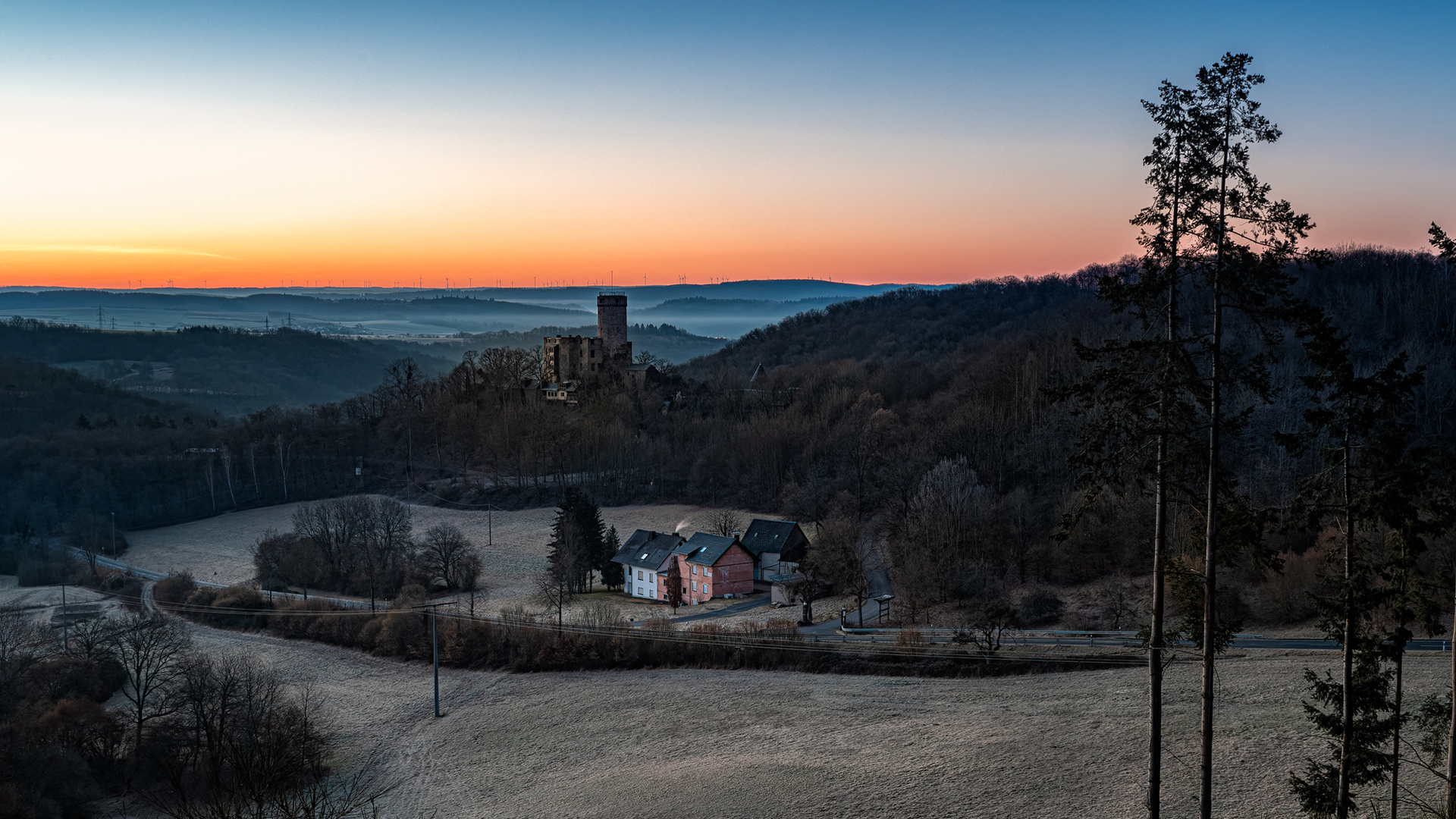 Sonnenaufgang an der Burg Pyrmont