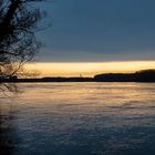 Sonnenaufgang an der Donau im März