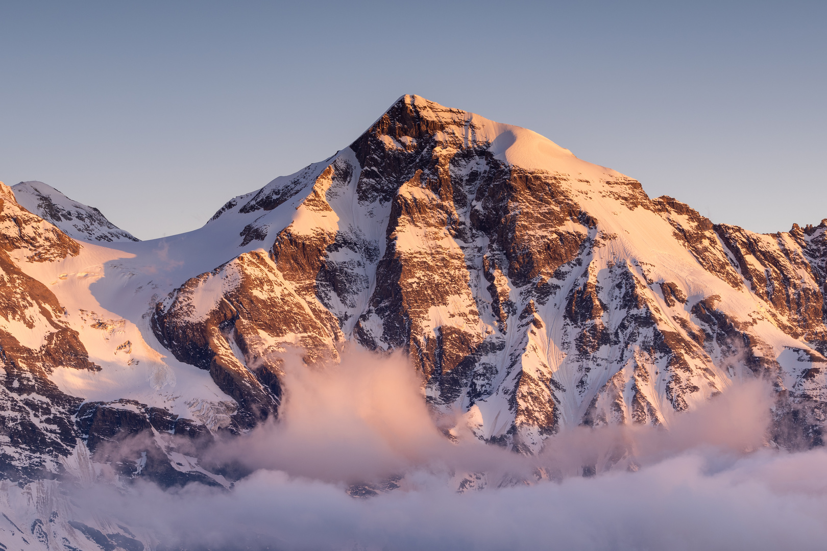 Sonnenaufgang an der Edelweissspitze