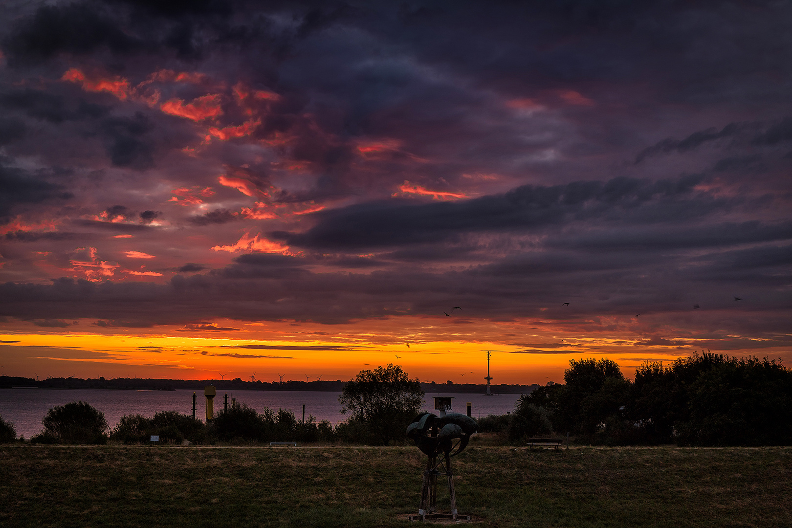 Sonnenaufgang an der Elbe