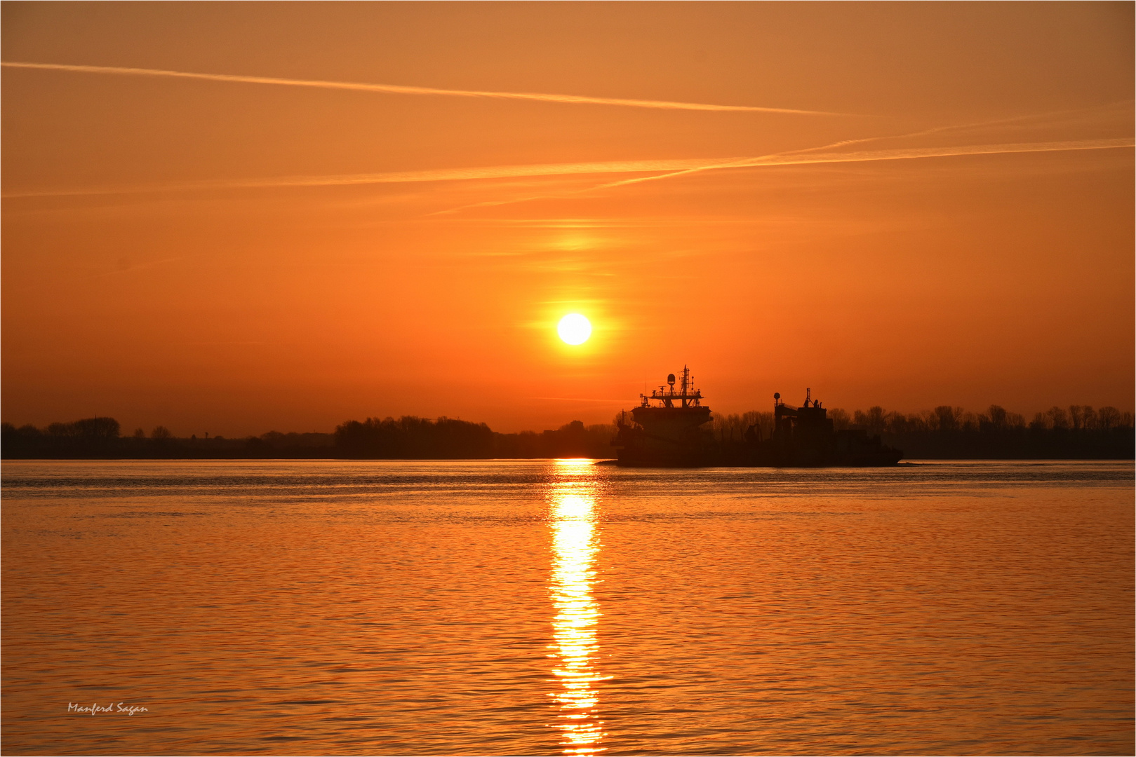 Sonnenaufgang an der Elbe...