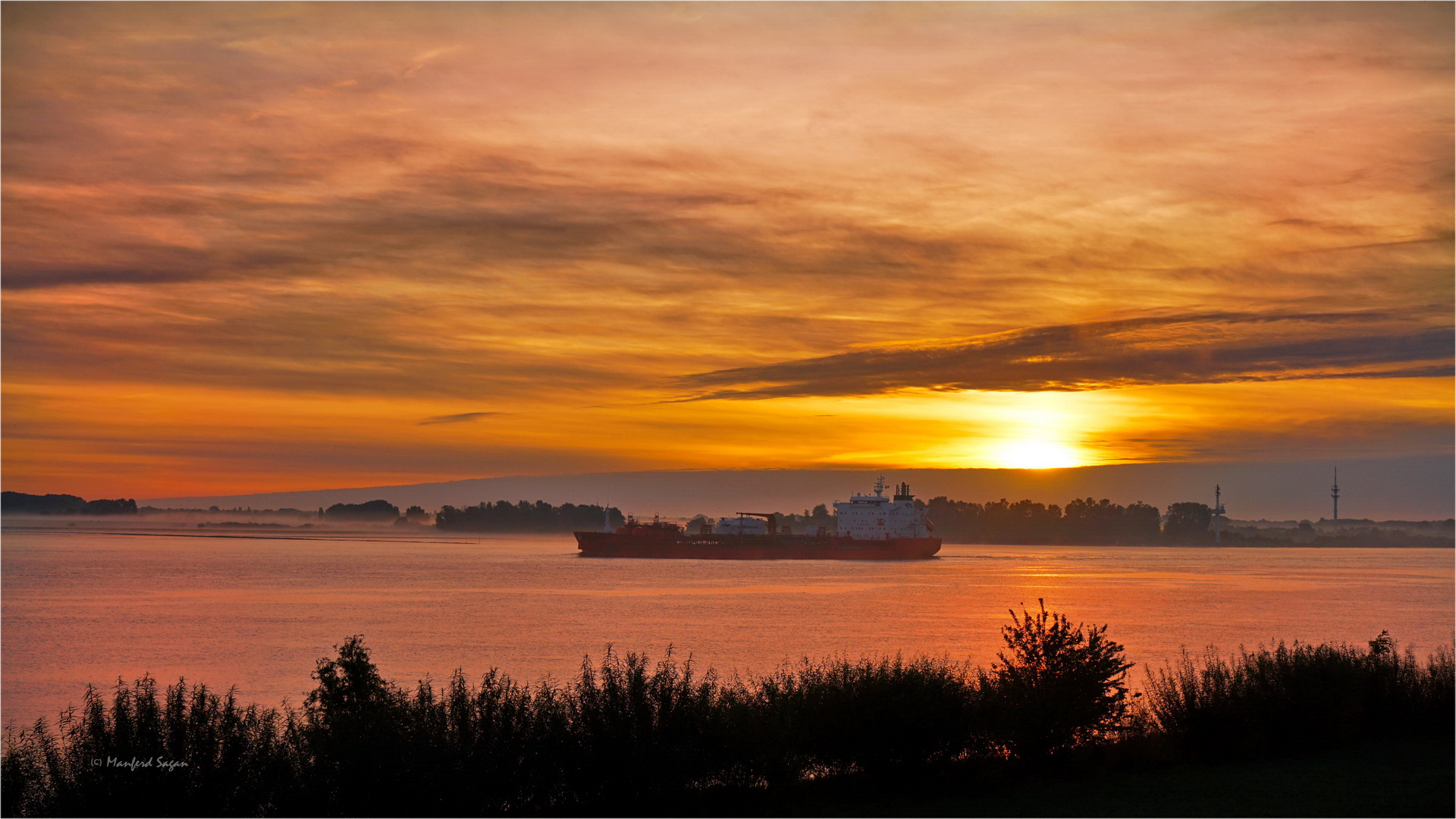 Sonnenaufgang an der Elbe... 