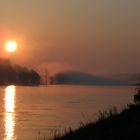 Sonnenaufgang an der Elbe mit Nebel