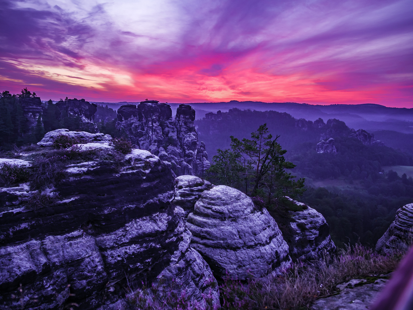 Sonnenaufgang an der Ferdinandaussicht im Elbsandsteingebirge