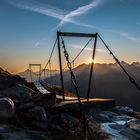 Sonnenaufgang an der Hängebrücke