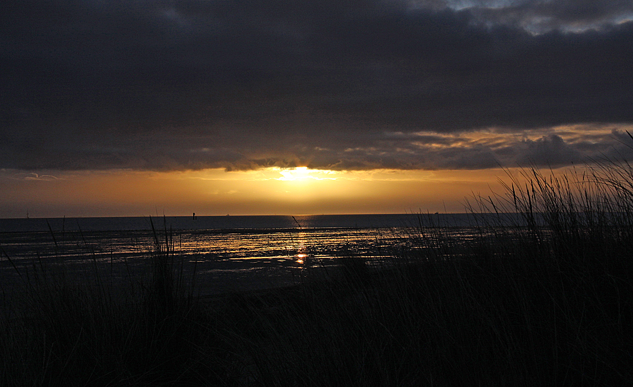 Sonnenaufgang an der Küste Frieslands