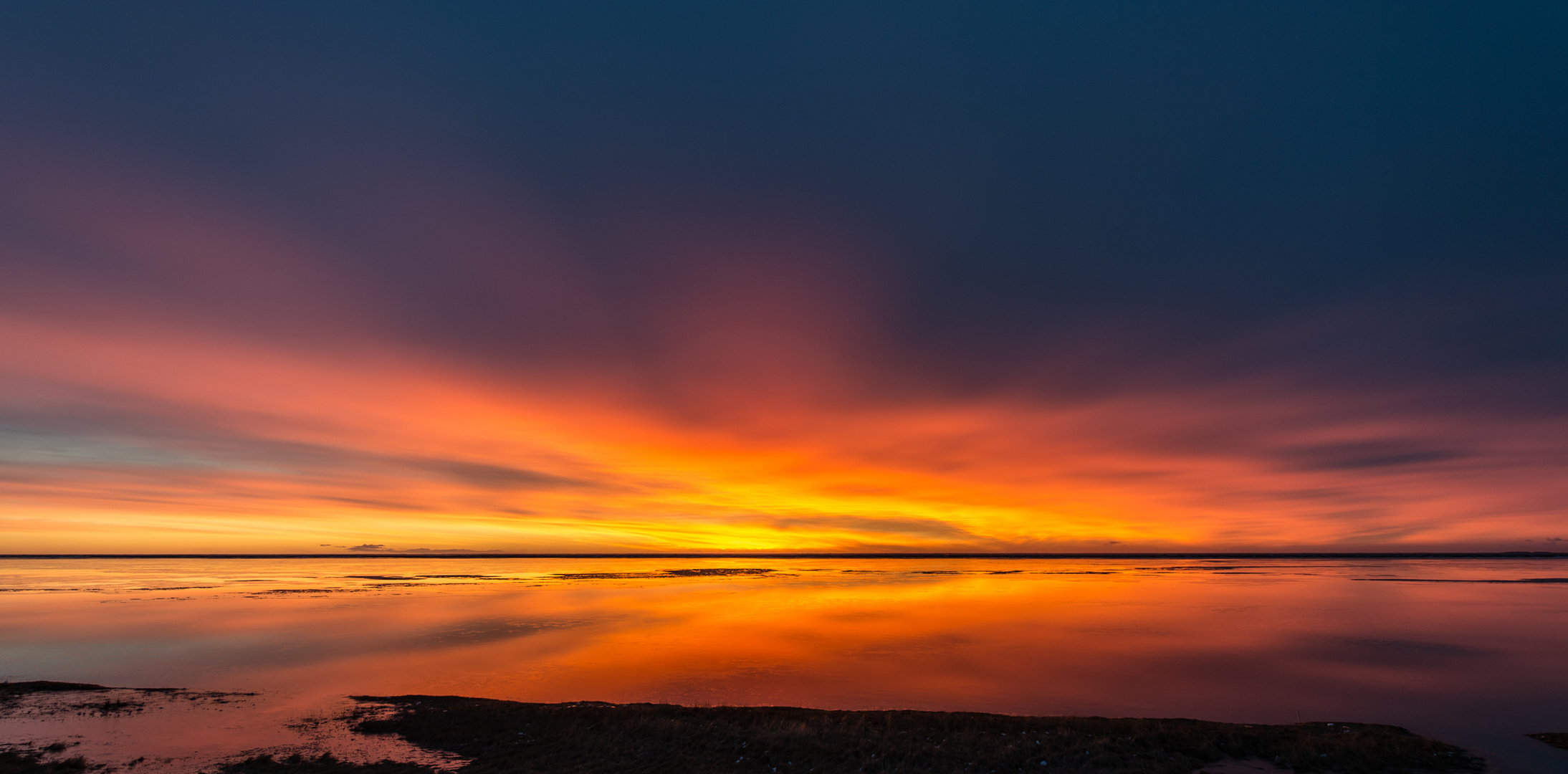 Sonnenaufgang an der Lagune bei Hali