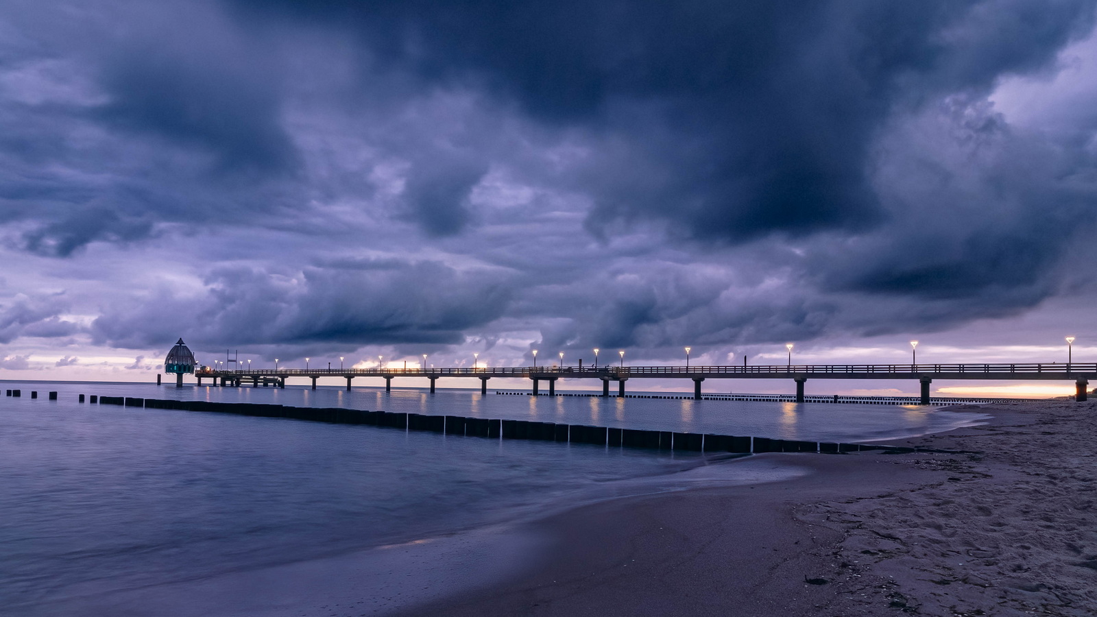 Sonnenaufgang an der Landungsbrücke