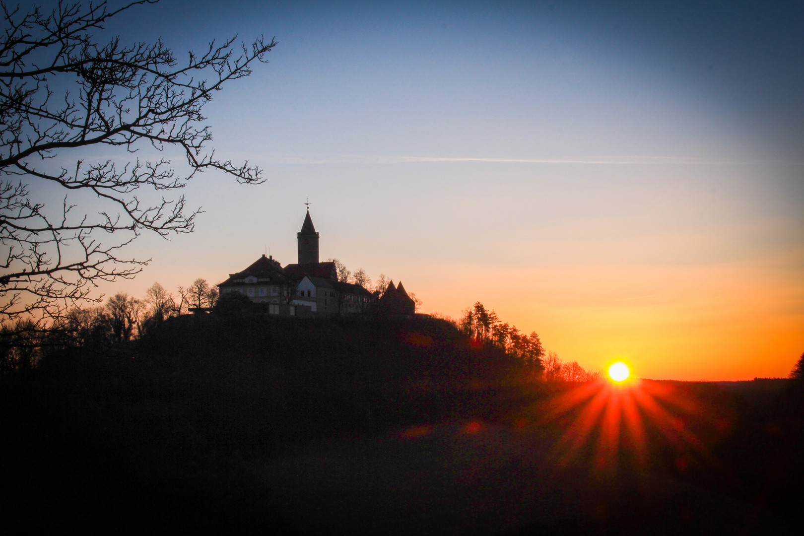 Sonnenaufgang an der Leuchtenburg