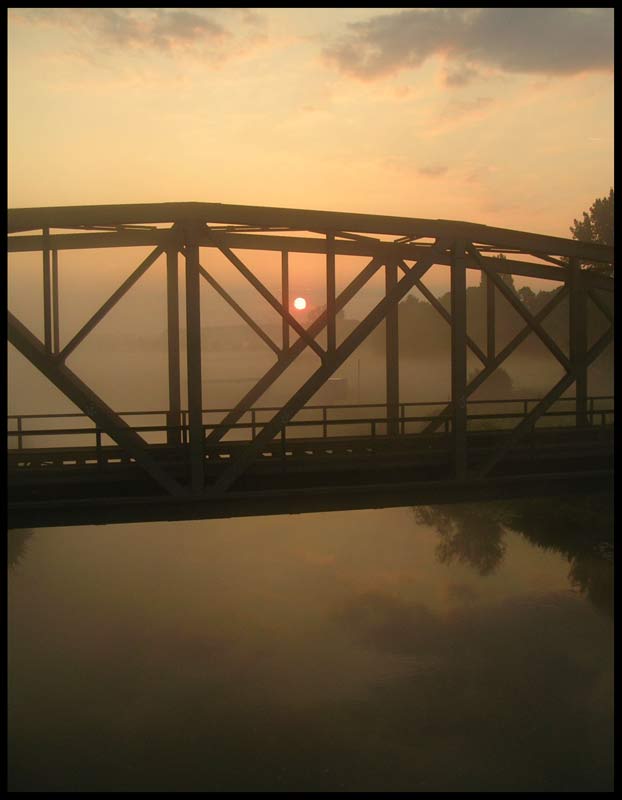 Sonnenaufgang an der Lippe-Brücke..