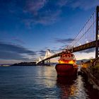 Sonnenaufgang an der Oakland Bay Bridge