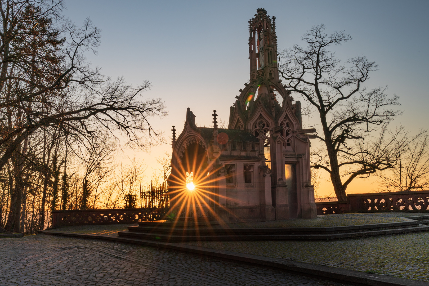 Sonnenaufgang an der Rochus Kapelle