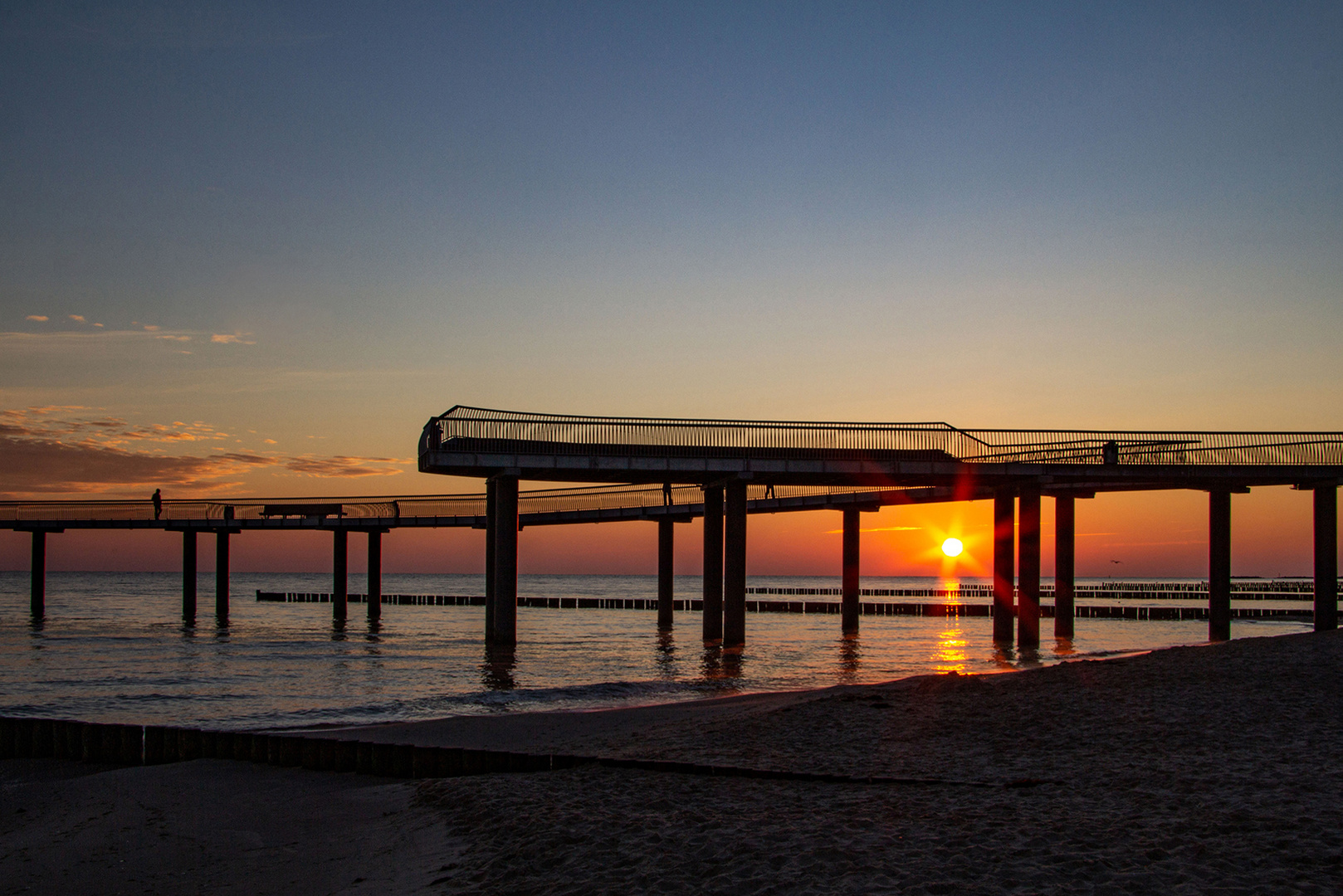 Sonnenaufgang an der Seebrücke Koserow