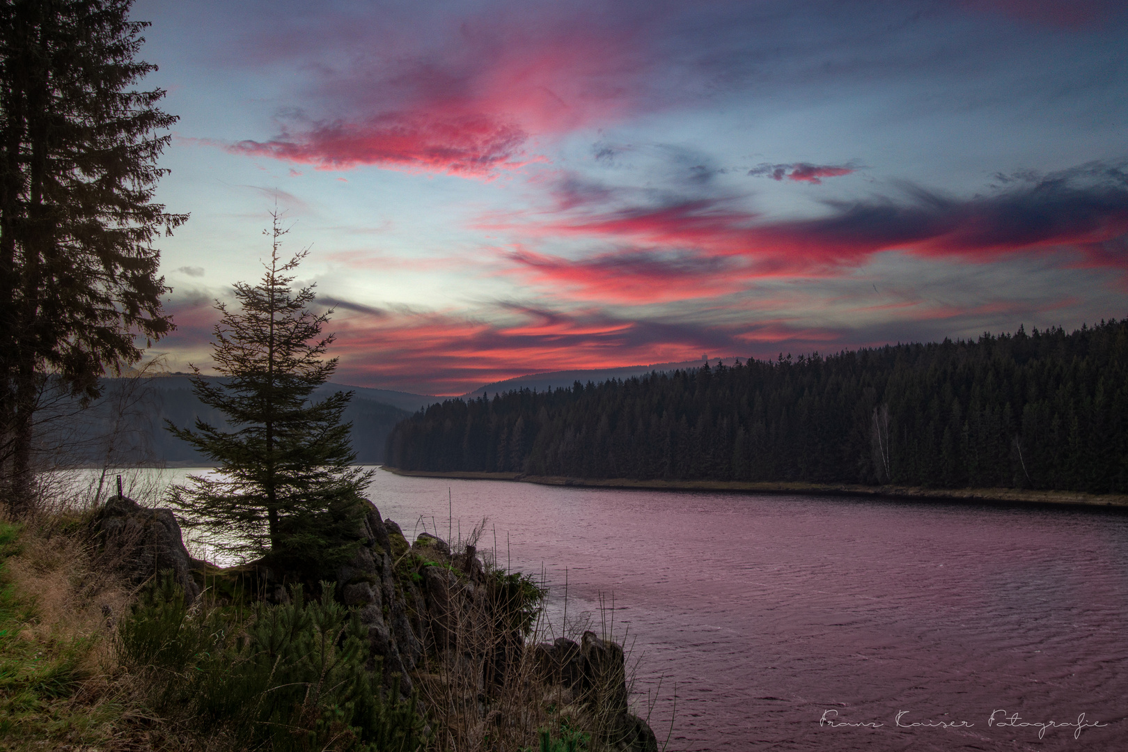 Sonnenaufgang an der Talsperre Sosa 