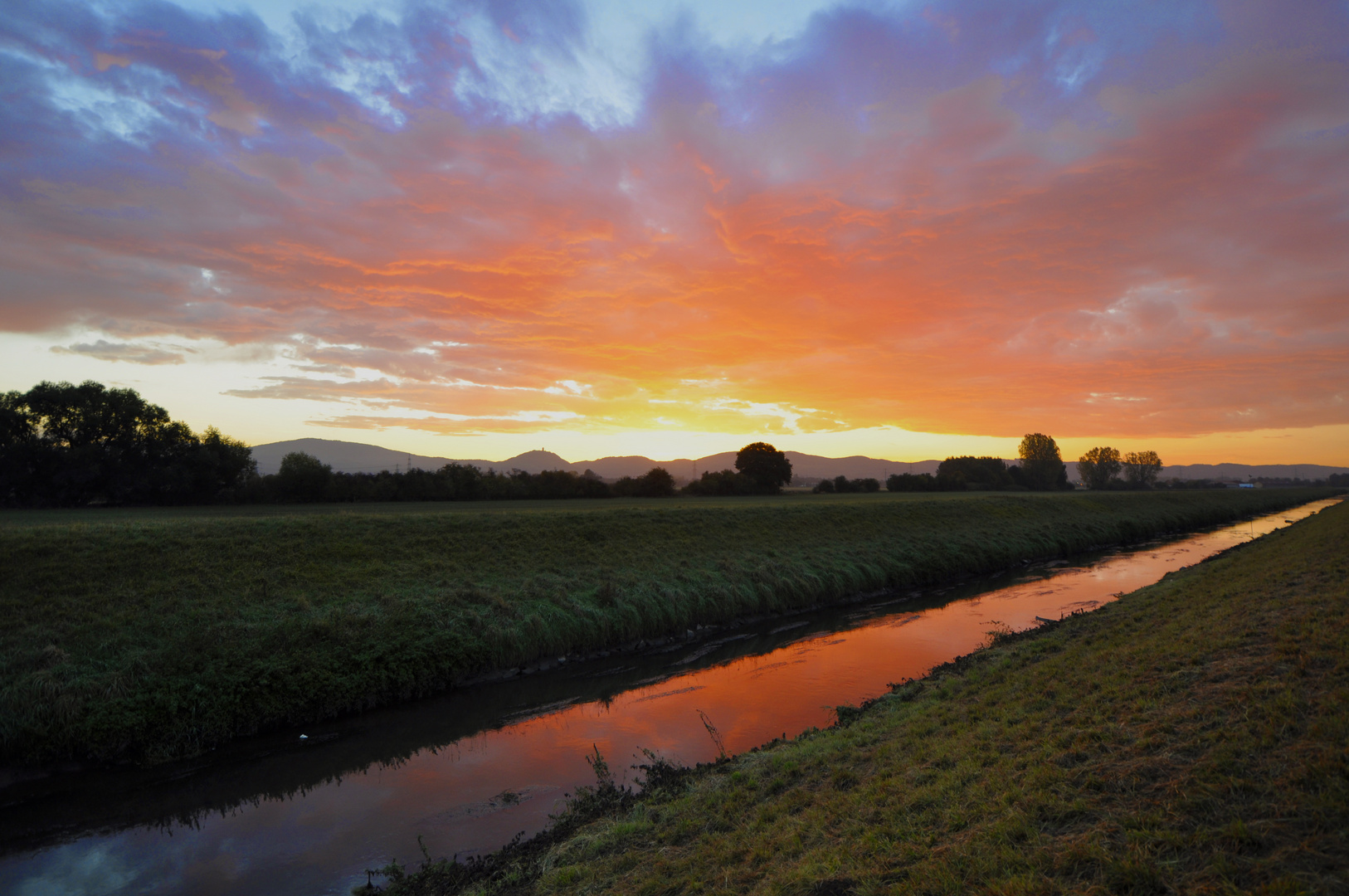 Sonnenaufgang an der Weschnitz (Lorsch / Heppenheim)