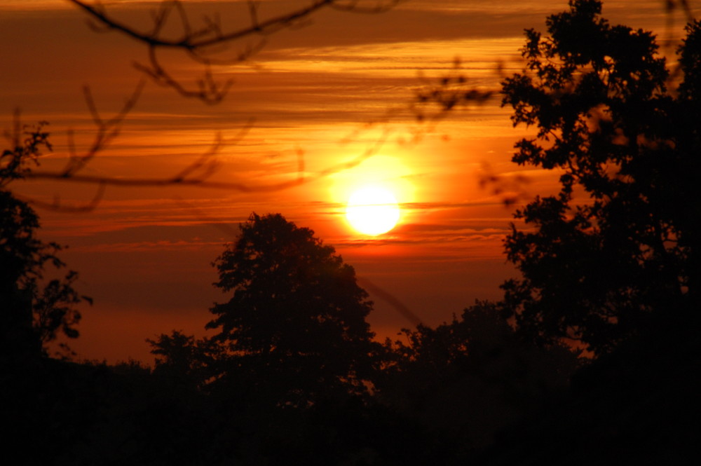 Sonnenaufgang an einem Herbstmorgen