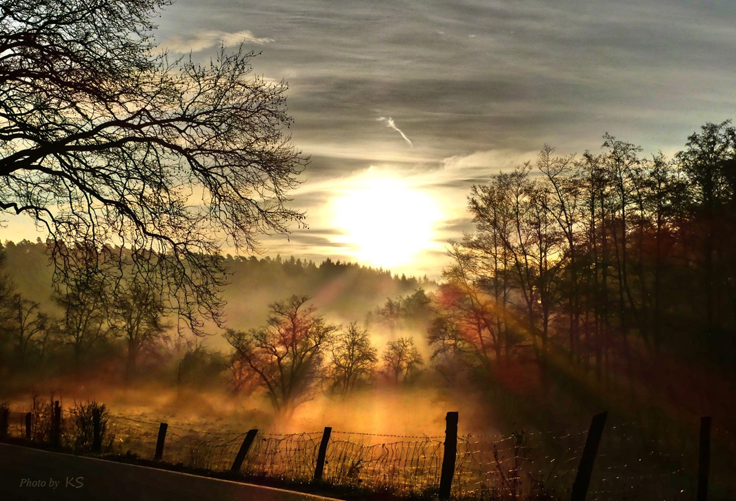 Sonnenaufgang an einem Wintermorgen