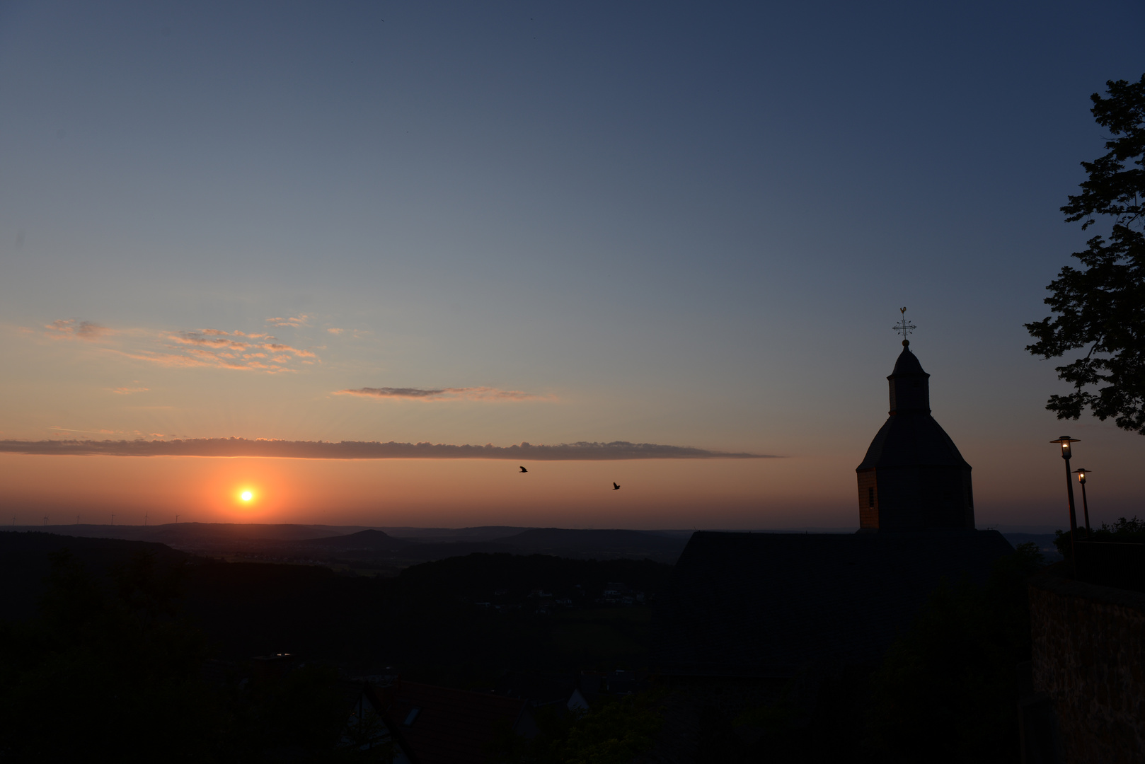 sonnenaufgang auf burg gleiberg