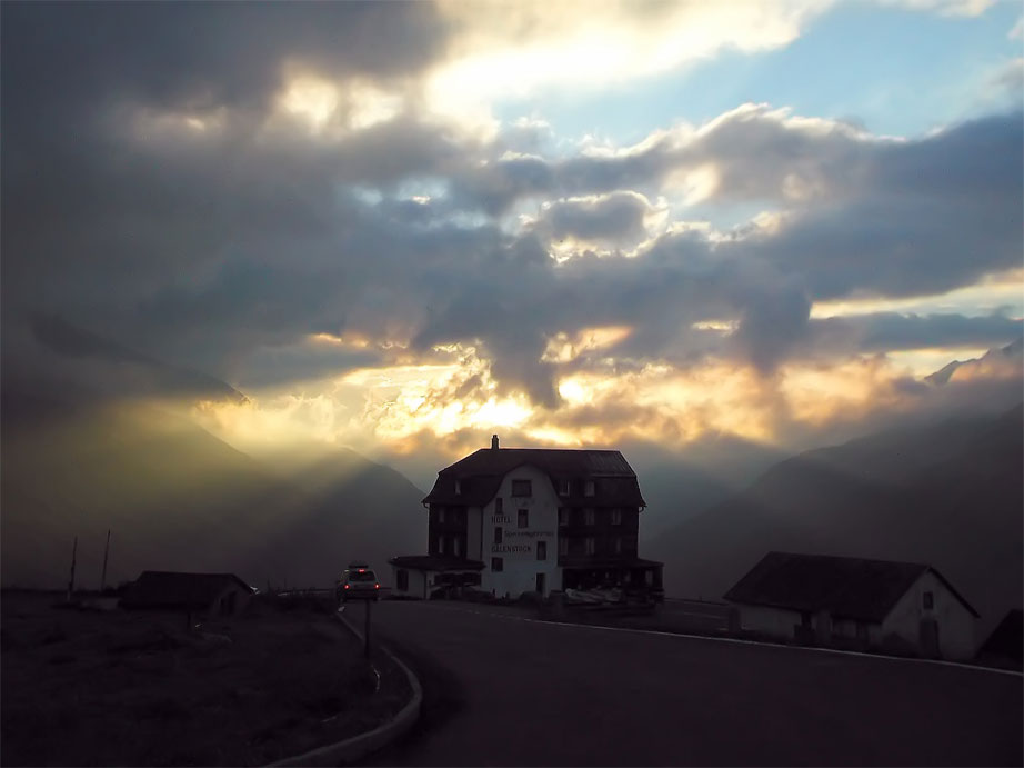 Sonnenaufgang auf dem Furkapass