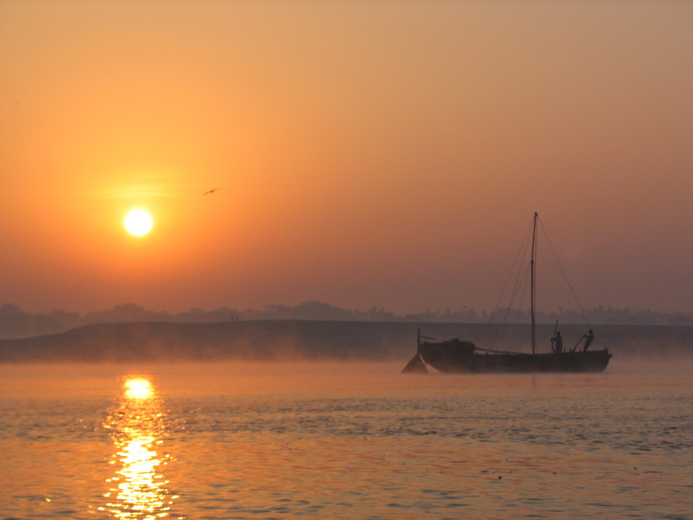 Sonnenaufgang auf dem Ganges / Varanasi