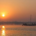 Sonnenaufgang auf dem Ganges / Varanasi