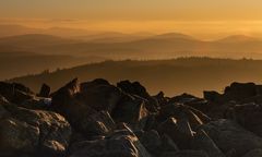 Sonnenaufgang auf dem Gipfel des Lusen