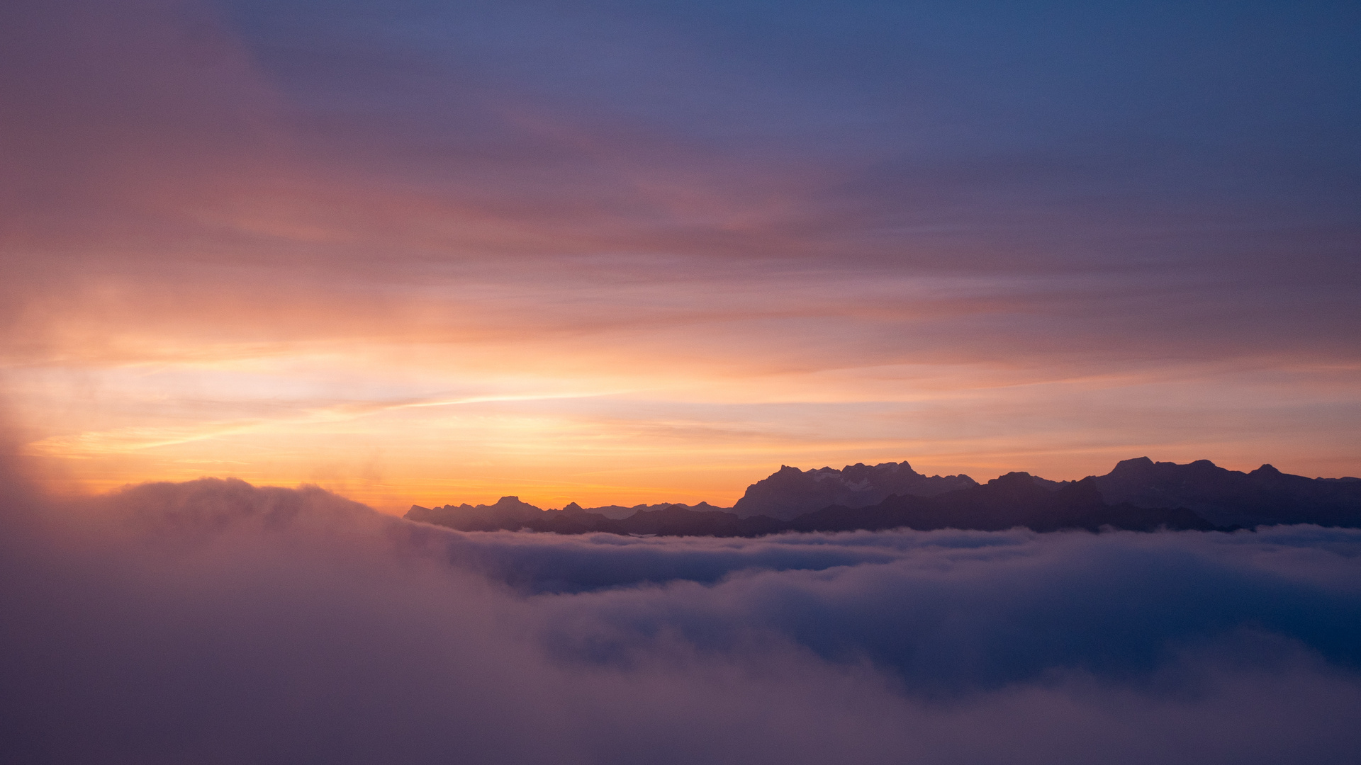 Sonnenaufgang auf dem Großen Mythen (Schweiz)