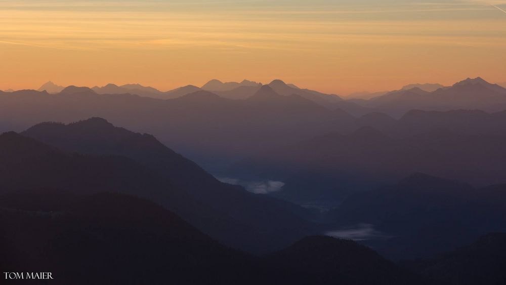 Sonnenaufgang auf dem Herzogstand Gipfel #2