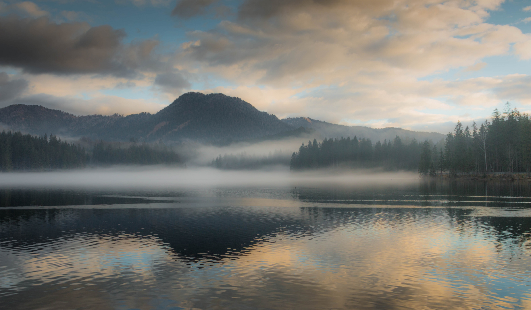 Sonnenaufgang auf dem Hintersee