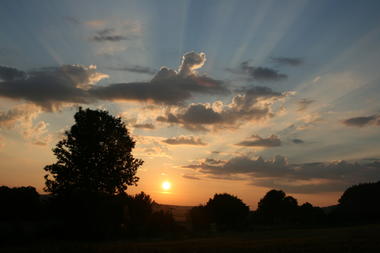 Sonnenaufgang auf dem Lande... wünsche allen einen feinen Sonntag