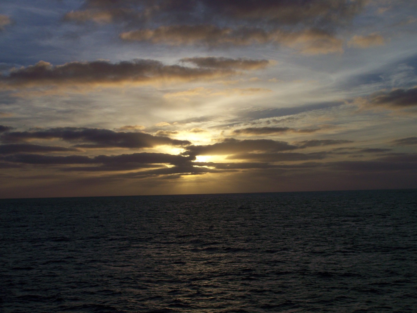 Sonnenaufgang auf dem Meer