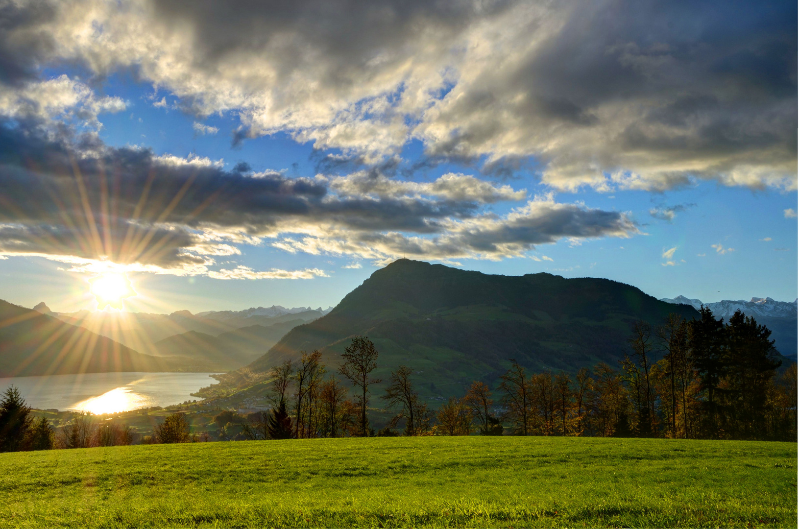 Sonnenaufgang auf dem Michelskreuz