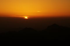 Sonnenaufgang auf dem Mosesberg, Sinai, Ägypten
