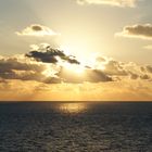 Sonnenaufgang auf dem offenen Meer