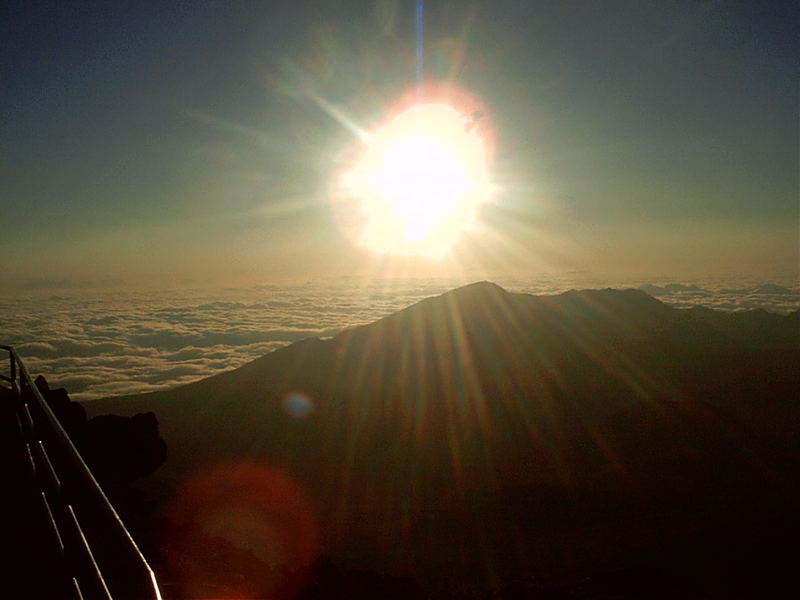 Sonnenaufgang auf dem Vulkan Haleakala, Maui, Hawaii