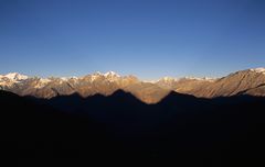 Sonnenaufgang auf dem Weg zum Thorong La