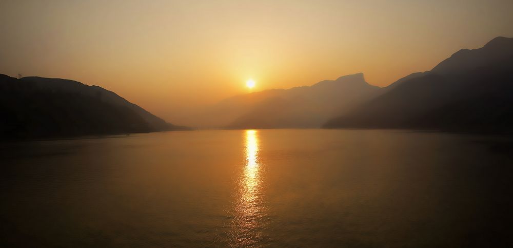 Sonnenaufgang auf dem Yangtze