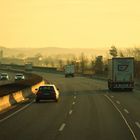 Sonnenaufgang auf der Autobahn