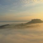 Sonnenaufgang auf der Ebenheit - "Über den Wolken ..."